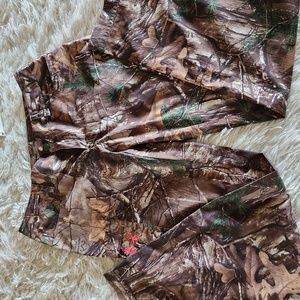 Under Armour camo lightweight pants
